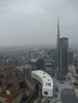 LUnicredit Tower vista dallalto Passeggiata esclusiva nel cantiere di Porta Nuova: ecco la Milano che cambia. Dall’area ipogea che si estende sotto Piazza Aulenti fino alle Nuove Varesine, passando sul ponte pedonale che lega l’Isola al centro della città