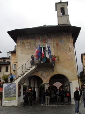 Fare arte nella fabbrica dei giocattoli. CARS presenta l’opera dei residenti 2013 a Omegna. E la sua costola “Landina” sul Lago d’Orta: un nuovo progetto di pittura en plein air