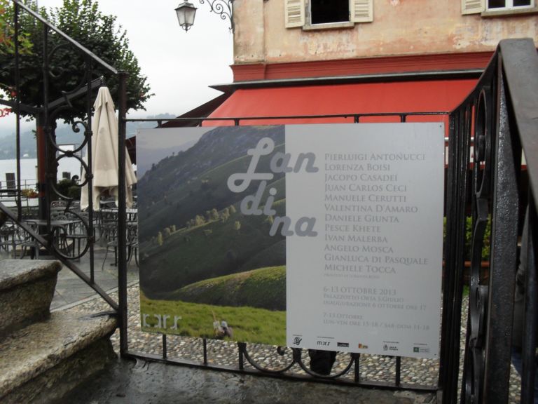 Landina Palazzotto Orta San Giulio Fare arte nella fabbrica dei giocattoli. CARS presenta l’opera dei residenti 2013 a Omegna. E la sua costola “Landina” sul Lago d’Orta: un nuovo progetto di pittura en plein air