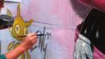 Lapposizione della firma Ron English, Roma e la tv. Su Sky Arte HD parte una serie dedicata alla Street Art, e fra i protagonisti c’è il graffitista USA, con la sua opera al Quadraro: qui immagini e video