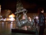 Lasino di Nino Ucchino installato a Piazza Polioteama Palermo Un asino per Palermo. L’arte pubblica? Bocciata