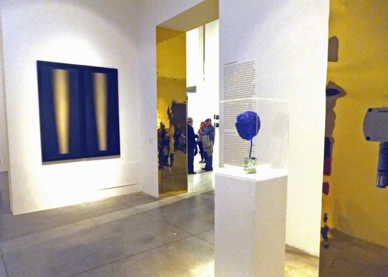 Marco Tirelli Senza Titolo 1994 e Yves Klein SE244 1959 Tra gli incantesimi del MAMbo