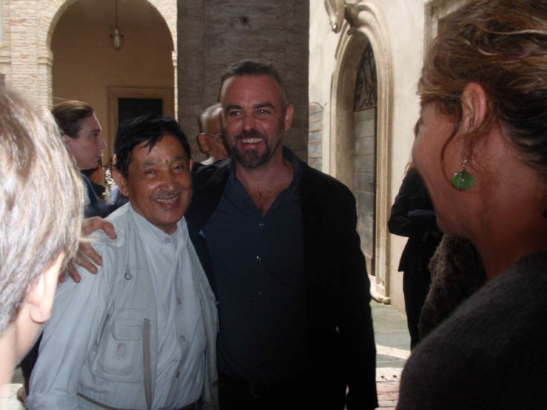 Matteo Boetti e Salman Alì Mario Schifano & Sons. In Umbria la galleria Bibo's Place riunisce sette artisti per un omaggio al genio scomparso: ecco chiccera