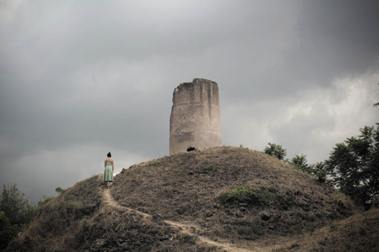 Salvatore Insana Space Time Lapse out of this time Dalla Sila alle Alpi. Dodici giovani artisti risalgono la penisola dalla Calabria a Torino per il progetto Young At Art: e lanciano un progetto crowdfunding per sostenerlo…