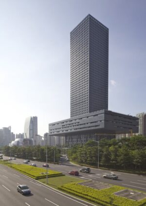 Banale progetto di Rem Koolhaas per la Borsa di Shenzen, notevoli però le soluzioni energetiche. Ecco le prima immagini