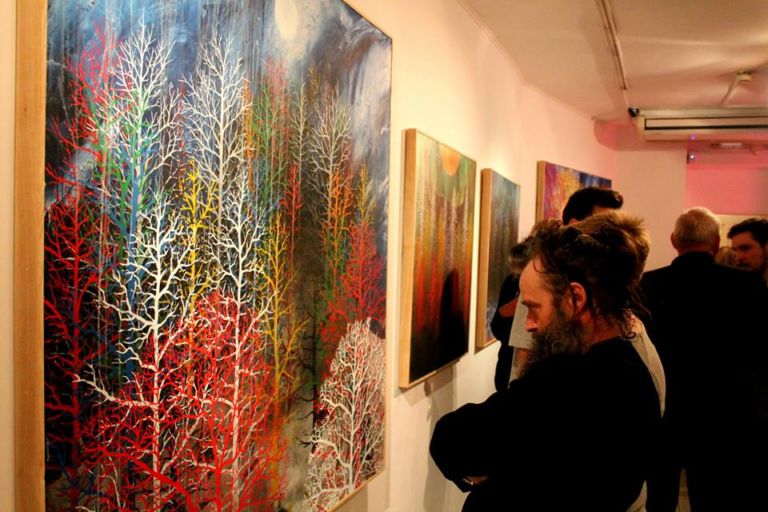 Stanley Donwood Far Away is Close in Images of Elsewhere veduta della mostra presso The Ousiders Gallery photo @Adam Pilkington Londra 2013 Stanley Donwood: la natura è animata