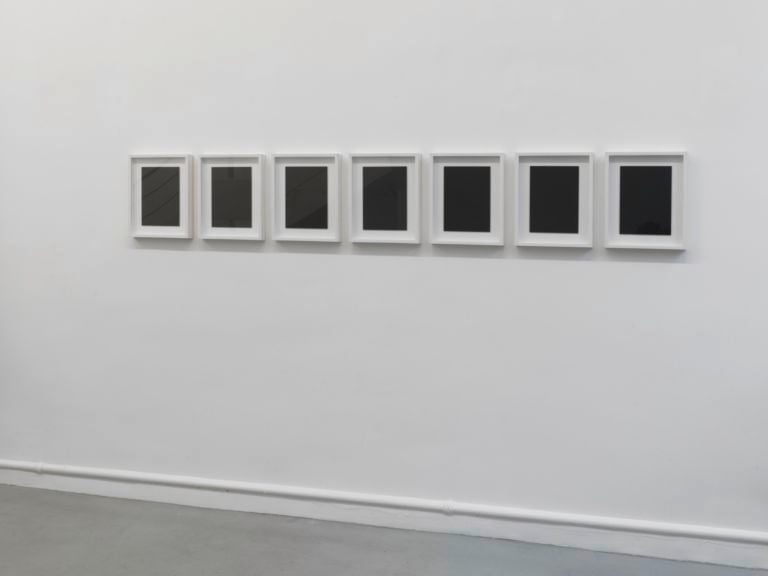 Stefan Brüggemann Seven Reversed Mirrors 2010 photo Andrè Morin Paris Updates: la Fondazione Giuliani di Roma ospite della Fondazione Hippocrene in una Parigi molto italiana in questi giorni di Fiac. Ecco le foto