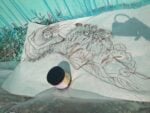 Swoon e il Groundswell Community Project all’opera sul murales di Houston e Bowery New York 2 La palestra della Street Art di NY. No, stavolta Banksy non c’entra: sul murales di Houston e Bowery, dove lavorò anche Keith Haring, è Swoon a lasciare la sua opera in memoria di Sandy: ecco le immagini