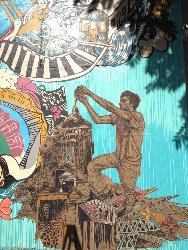 Swoon e il Groundswell Community Project all’opera sul murales di Houston e Bowery New York 9 La palestra della Street Art di NY. No, stavolta Banksy non c’entra: sul murales di Houston e Bowery, dove lavorò anche Keith Haring, è Swoon a lasciare la sua opera in memoria di Sandy: ecco le immagini