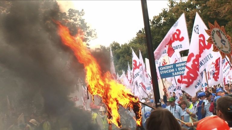 artur zmijewski democracies warsaw Artur Zmijewski, immagini dalla folla. Viaggio tra le democrazie