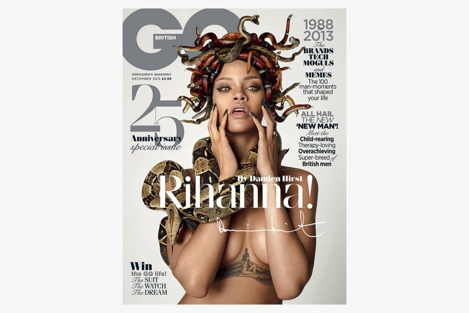 Damien Hirst spoglia Rihanna: firma d’autore per lo shooting che celebra i primi venticinque anni dell’edizione britannica di GQ. Con la reginetta del pop in veste di Medusa avvolta da serpenti