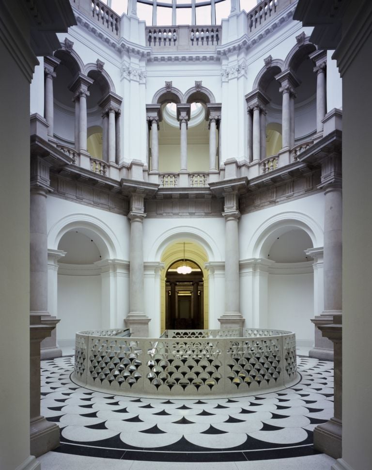 01 Principal Level Rotunda c Helene Binet Ecco il nuovo volto della Tate Britain. Un restyling complessivo per il colosso museale britannico, firmato da Caruso St John. Tutti i dettagli e una carrellata di foto