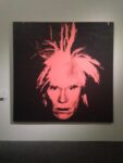 Andy Warhol Self Portrait red on black 1986 Courtesy The Brant Foundation Andy torna a Milano