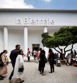 Tutti i numeri della Biennale Arte di Venezia. +8% dei visitatori in totale, +56% dei giornalisti accreditati: ma soprattutto il 32% degli ingressi per giovani e studenti