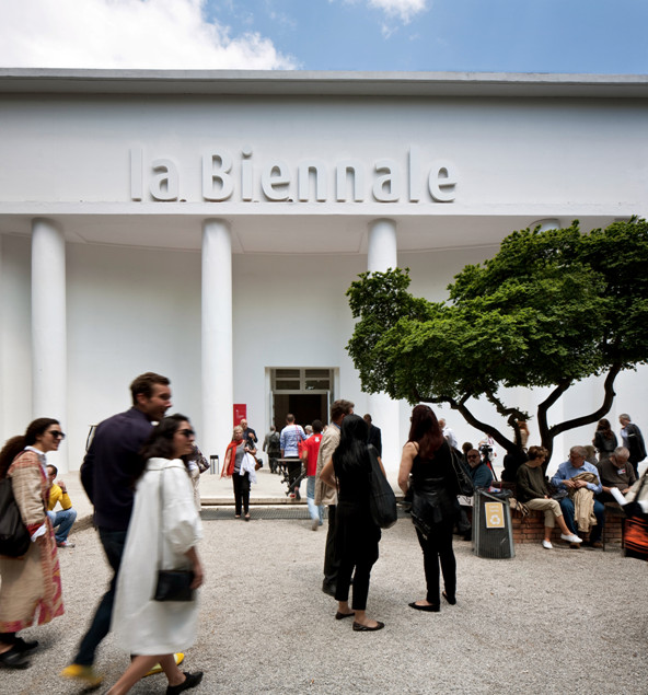 Tutti i numeri della Biennale Arte di Venezia. +8% dei visitatori in totale, +56% dei giornalisti accreditati: ma soprattutto il 32% degli ingressi per giovani e studenti