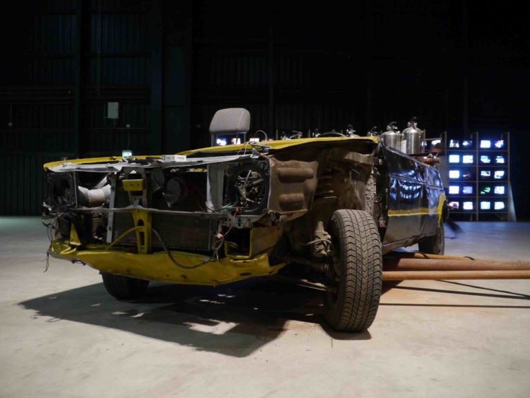 Dieter Roth ha parcheggiato allHangar Bicocca Dieter Roth a Milano? Una mostra infernale! Parola di Marco Tronchetti Provera, che sintetizza così il lavoro monumentale che sta dietro alla retrospettiva all’Hangar Bicocca. Valutate da fotogallery e video se ha ragione o meno…