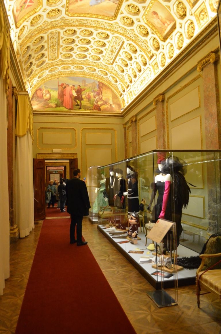 Donne protagoniste del Novecento Galleria del Costume di Palazzo Pitti Firenze 16 Da Eleonora Duse a Patty Pravo: “Donne protagoniste del Novecento” apre i festeggiamenti per il trentennale della Galleria del Costume di Palazzo Pitti. Ecco le immagini in anteprima