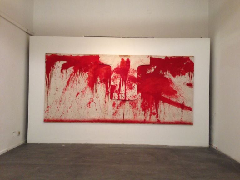 Hermann Nitsch e Christian Ludwig Attersee a Castel dellOvo Napoli 12 C’erano due austriaci a Napoli. Hermann Nitsch e Christian Ludwig Attersee in mostra a Castel dell'Ovo: in anteprima video e immagini