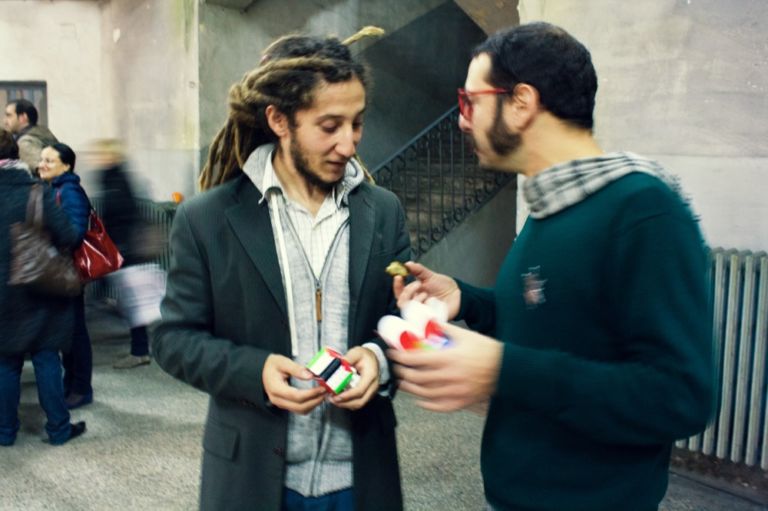 IMG 3487 1 def Torino Updates: Israele e Palestina divisi anche a tavola. Ruota attorno al falafel la performance gastronomica che Filippo Riniolo porta a The Others, con la stessa pietanza servita in confezioni diverse e ultra-nazionaliste. Chi la spunta?