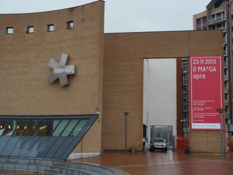 Il MAGA riapre 800x600 Visita al cantiere del MAGA: il museo di Gallarate torna operativo nove mesi dopo l’incendio. Nella fotogallery la mostra allestita negli spazi pronti all’apertura al pubblico, ma anche un giro nell’ala ancora da recuperare