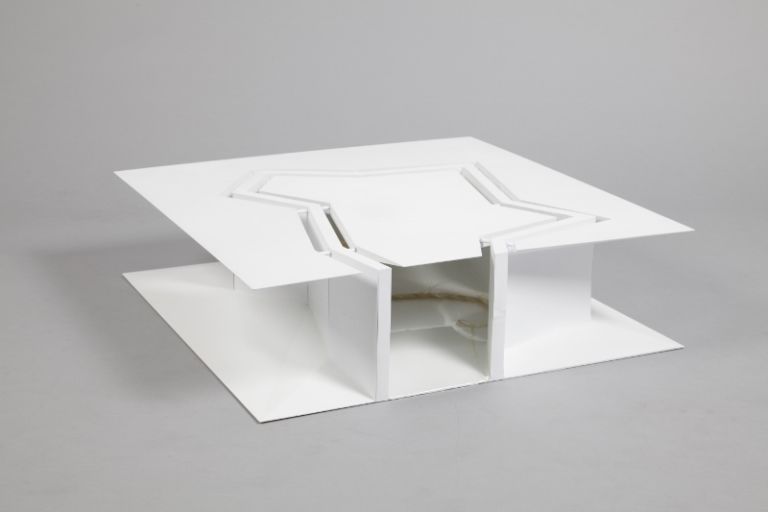 La casa tattile dello studio Raad foto Thomas Butler Zaha Hadid sempre al top, anche quando disegna giocattoli. Schizza a 14mila sterline il suo progetto per l’asta benefica da Bonhams: venti designer creano altrettante case per le bambole, raccogliendo fondi per i bambini disabili