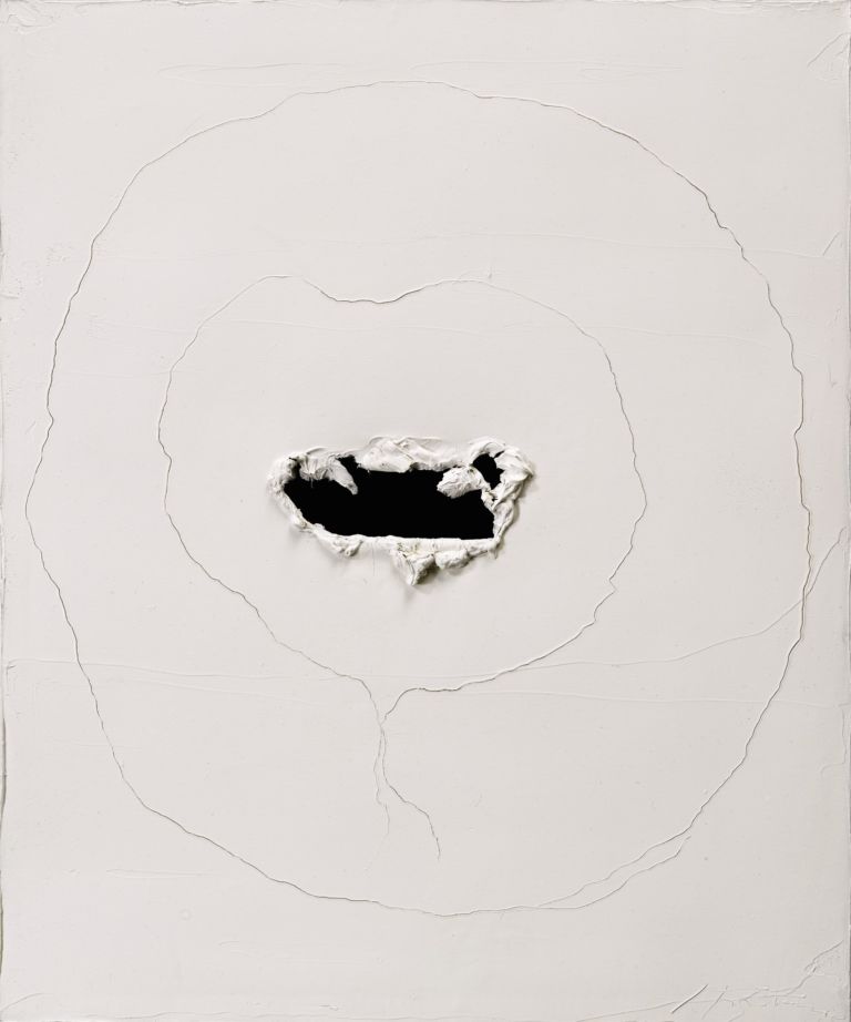 Lucio Fontana Concetto Spaziale 1965 Ecco le Italian sales italiane. A Milano Sotheby’s prova a bissare i successi londinesi: occhi puntati su Lucio Fontana, Enrico Castellani e Alighiero Boetti