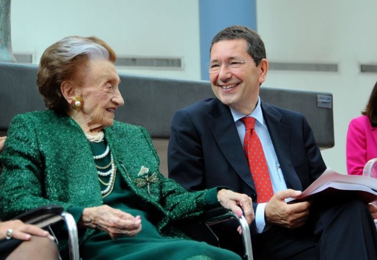 Micol Fontana e il Sindaco di Roma Ignazio Roberto Marino F diMajo Compleanno in Campidoglio per Micol Fontana. Cento anni di genio e d'eleganza, per l'Imperatrice del made in Italy. E in regalo dal Comune una nuova sede per la sua Fondazione