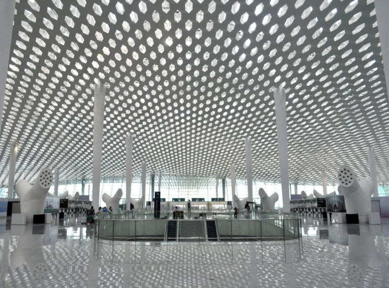 Shenzhen Baoan International Airport © Archivio Fuksas 7 La Cina inaugura il Terminal 3 dello Shenzhen Bao'an International Airport di Massimiliano Fuksas. Un chilometro e mezzo di lunghezza, 734 milioni di euro di costo: ecco le immagini