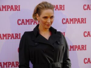 Un anno con Uma Thurman: Campari presenta a Milano il suo calendario 2014, con l’attrice immortalata da Koto Bolofo. Il fotografo sudafricano racconta il progetto ad Artribune, e  ricorda una carriera partita grazie a “Mama” Sozzani