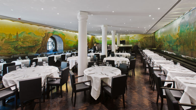 Whistler Restaurant 0001 Ecco il nuovo volto della Tate Britain. Un restyling complessivo per il colosso museale britannico, firmato da Caruso St John. Tutti i dettagli e una carrellata di foto