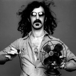 Bologna e Frank Zappa, una storia infinita. Nel ventennale della scomparsa doppio appuntamento con l’eclettico chitarrista al festival Angelica: che dedica una serata anche a Captain Beefheart