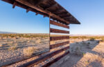 4 lucid stead light installation by artist phillip k smith iii in joshua tree california Phillip K. Smith III, visioni nel deserto. L'architettura come miraggio