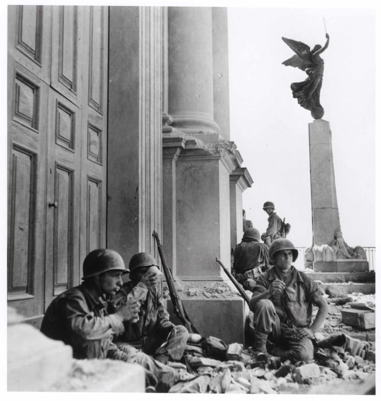 542 Robert Capa. Fuoco sulla guerra