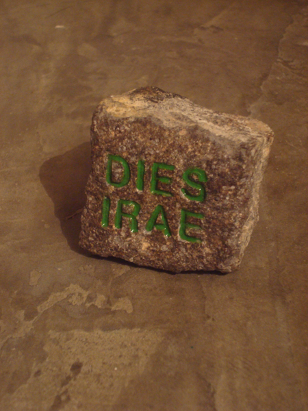 Adalberto Abbate 2009 “Dies Irae” Incisione e smalto su sanpietrino Dieci anni di storia per Francesco Pantaleone. Finissage della mostra-party che ha raccontato l’avventura felice della più nota galleria palermitana