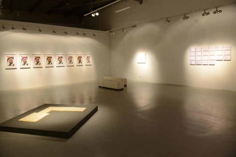 Cristiana de Marchi Weaving Gaps 1x1 Art Gallery Dubai 9 Linguaggio, propaganda, memoria, identità. Ecco le immagini della personale di Cristiana de Marchi a Dubai: con un ospite molto speciale…