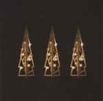 Domus Nova Biglietti augurali in pensione? No, anzi la pratica coinvolge ancora molto l’artworld: da Zaha Hadid al Metropolitan Museum, ecco una parata di Merry Xmas d’autore...