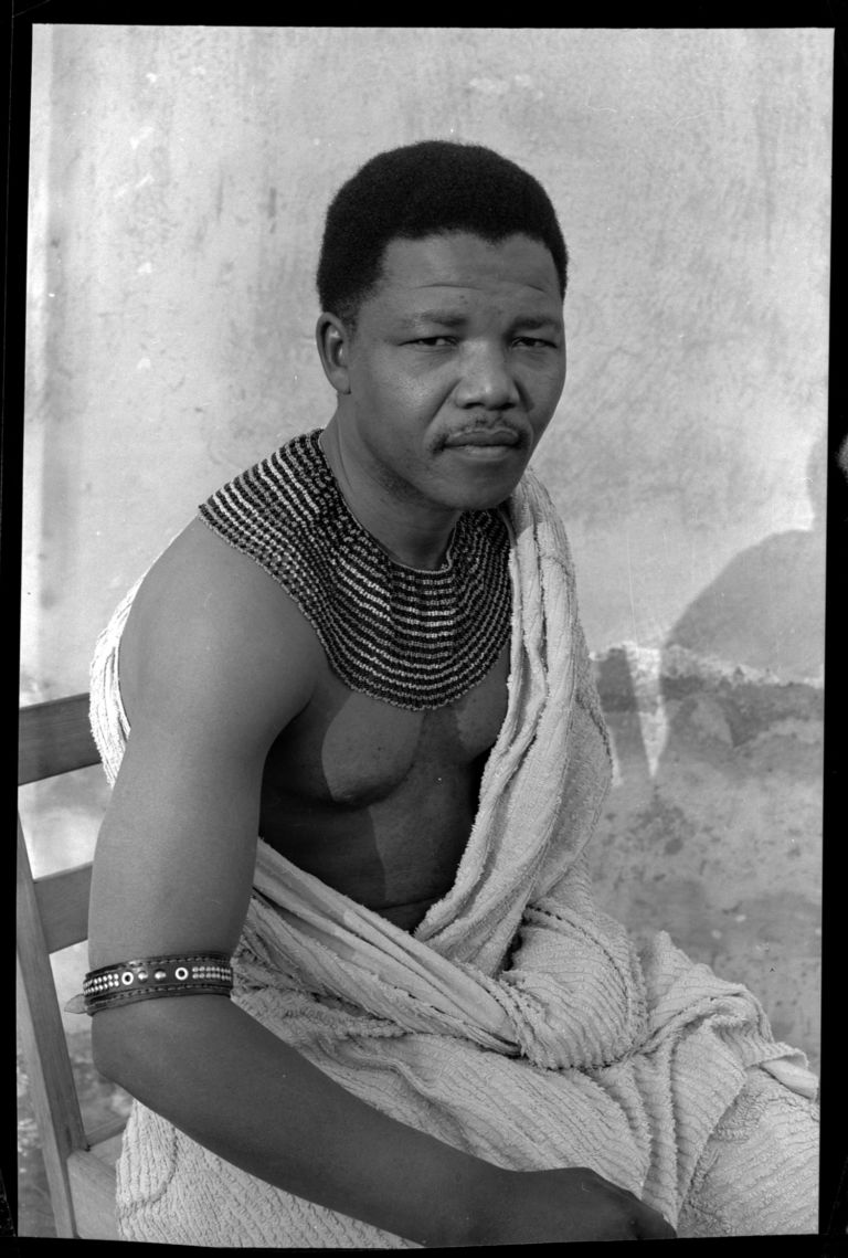 Eli Weinberg Mandela foto IDAFSA È morto Nelson Mandela, piccolo grande uomo del ventesimo secolo. Un’icona anche per una generazione di creativi: lo ricordiamo con una galleria fotografica