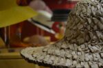 Il cappello fra Arte e Stravaganza Galleria del Costume di Palazzo Pitti Firenze foto Valentina Silvestrini 40 Al museo del cappello. Proseguono a Firenze i progetti per il trentennale della Galleria del Costume di Palazzo Pitti: ecco le immagini dei copricapo d’autore