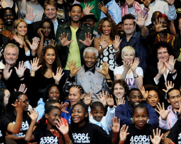 Mandela festeggiato per i suoi 90 anni da star del cinema come Will Smith Denzel Washington Forest Whitaker È morto Nelson Mandela, piccolo grande uomo del ventesimo secolo. Un’icona anche per una generazione di creativi: lo ricordiamo con una galleria fotografica