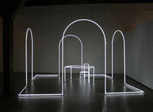 Le città utopiche di Massimo Uberti. Scritture di neon, protagoniste dei Martedì Critici al Museo Pecci di Milano