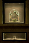 OZ vetrine detail Dio e alieni in Hotel. Per il progetto romano Otto Zoo