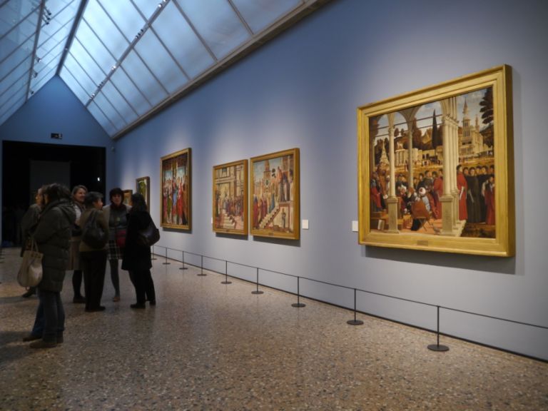 P1230335 Ermanno Olmi scenografo a Brera: ecco la collocazione pensata dal regista per il “Cristo morto” di Andrea Mantegna. Con il riallestimento emozionale della sala dedicata ai maestri del Rinascimento veneto