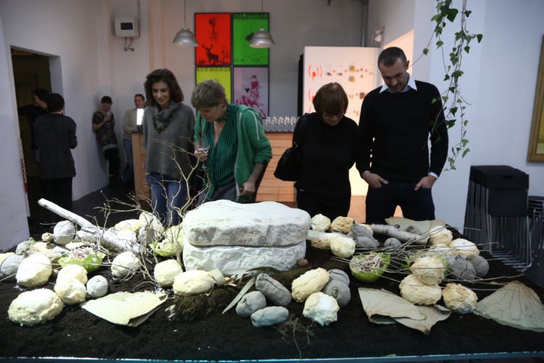 Panem et Circenses Action Eating galleria + oltredimore Bologna 12 Mangiare, che capolavoro. Alla (galleria +) oltredimore di Bologna gli Action Eating di Panem et Circenses: happening fra arte e cibo, il primo step raccontato per immagini