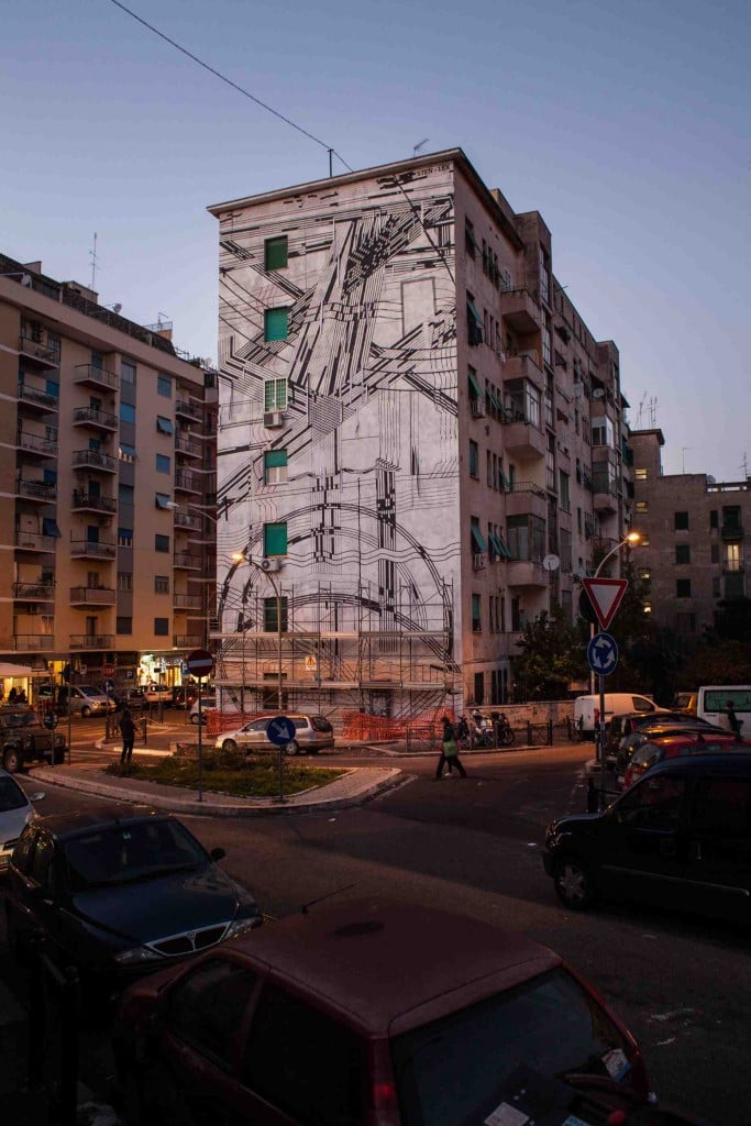 Pronto il maxi murales di Sten & Lex, a Roma. Finanziato grazie al crowdfunding e promosso da Outdoor Festival, ve lo raccontiamo con foto e video