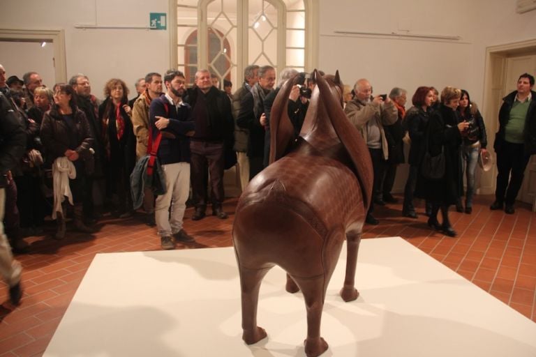 Veduta di una sala a Villa Pacchiani durante l’opening Santa Croce sull’Arno foto Eleonora Brizzi Un ponte fra Moataz Nasr e il Rinascimento. Si conclude con una doppia mostra fra Pisa e Santa Croce sull'Arno il progetto socio-creativo dell’artista egiziano: ecco le immagini