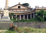 teatro fatiscente Il teatro senza voce. Dopo un secolo di oblio, si alza il sipario a Villa Torlonia