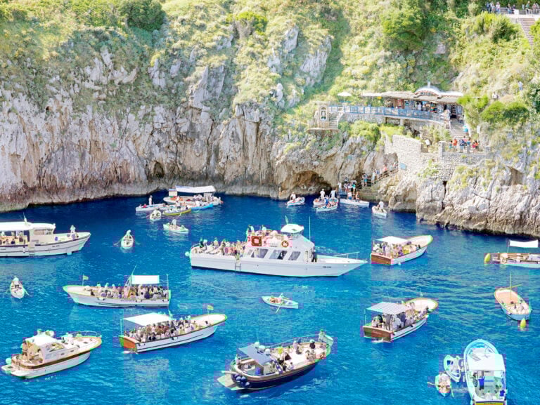 9. ® Olivo Barbieri Grotta Azzurra Capri 2013 Tris fotografico ai Tre Oci