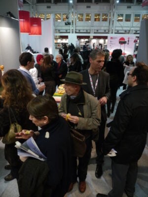 Bologna Updates: un brindisi con Emilio Isgrò, special guest dell’opening party di Artribune e It@rt ad Arte Fiera. Ecco l’immancabile fotogallery con chiccera, tra galleristi, artisti, critici, curatori…