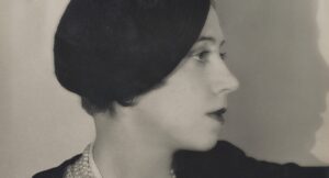 Elsa Schiaparelli & friends. Da Christie’s Parigi all’asta le collezioni della rivale italiana di Coco Chanel: abiti storici, ma anche Giacometti e Man Ray