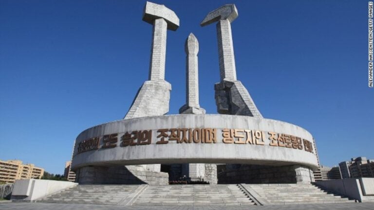 Monument to Partys Founding Nord Corea Il monumento a Giovanni Paolo II di Oliviero Rainaldi a Roma? È uno degli undici più brutti del mondo. Parola di CNN